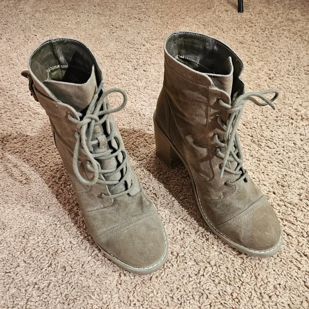 Carryn Lace Up Ankle Boots Womens 11 Olive Green Suede 2.5 Inch Block Heel - Picture 1 of 7